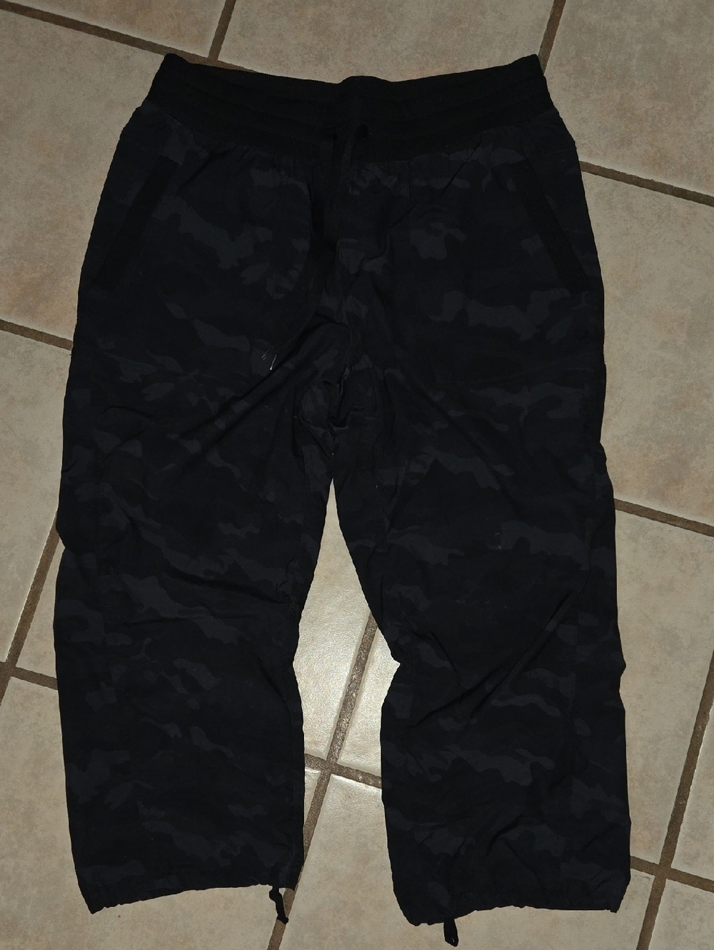 RBX Black Camo Jogger Capri Sz. M